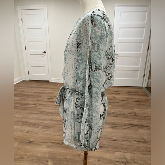 Arden B Snake Print Romper Size Small - Picture 5 of 16